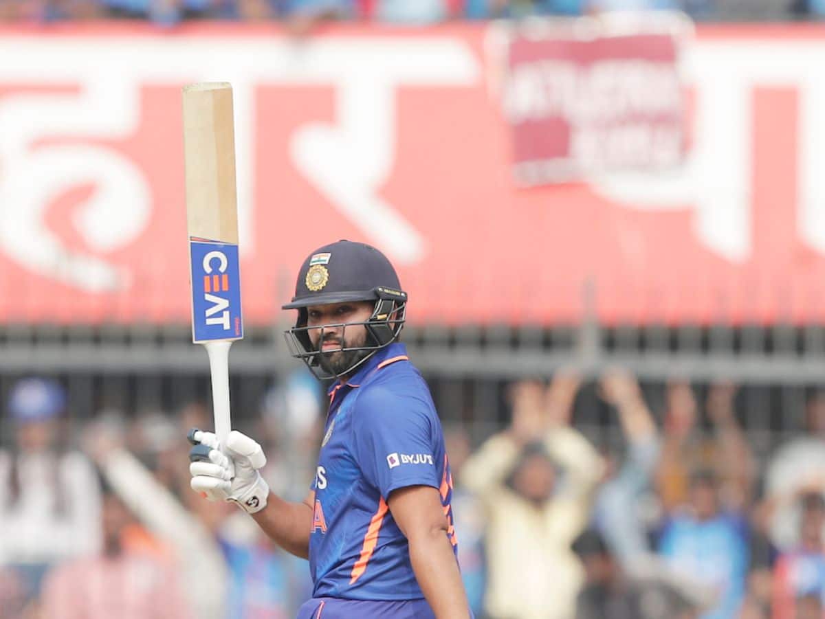 RO-Super-HIT Sharma Equals Ricky Ponting's Record, Smashes Quickfire Century Against NZ In 3rd ODI